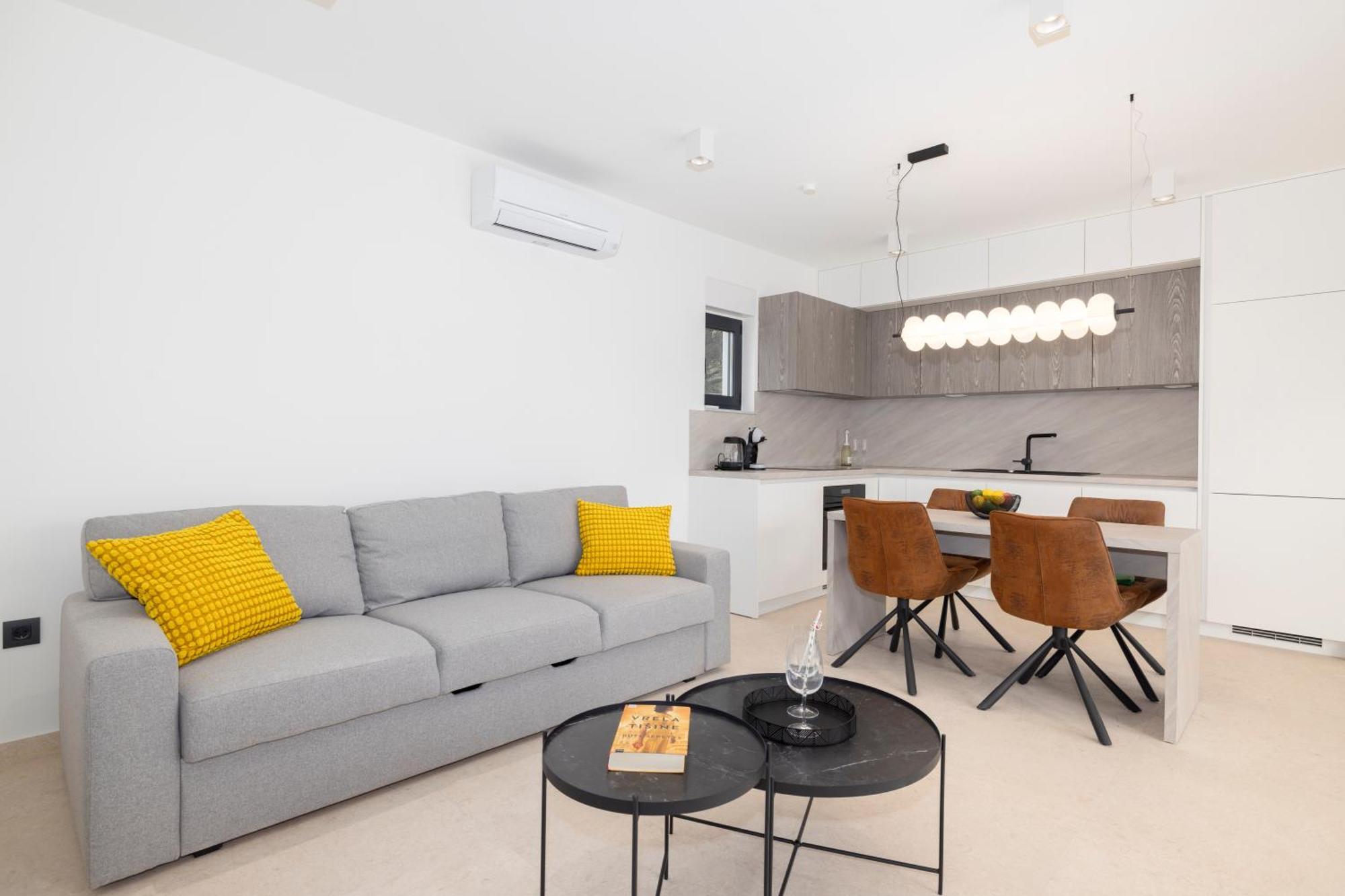Silva Maris Apartments Makarska Bagian luar foto